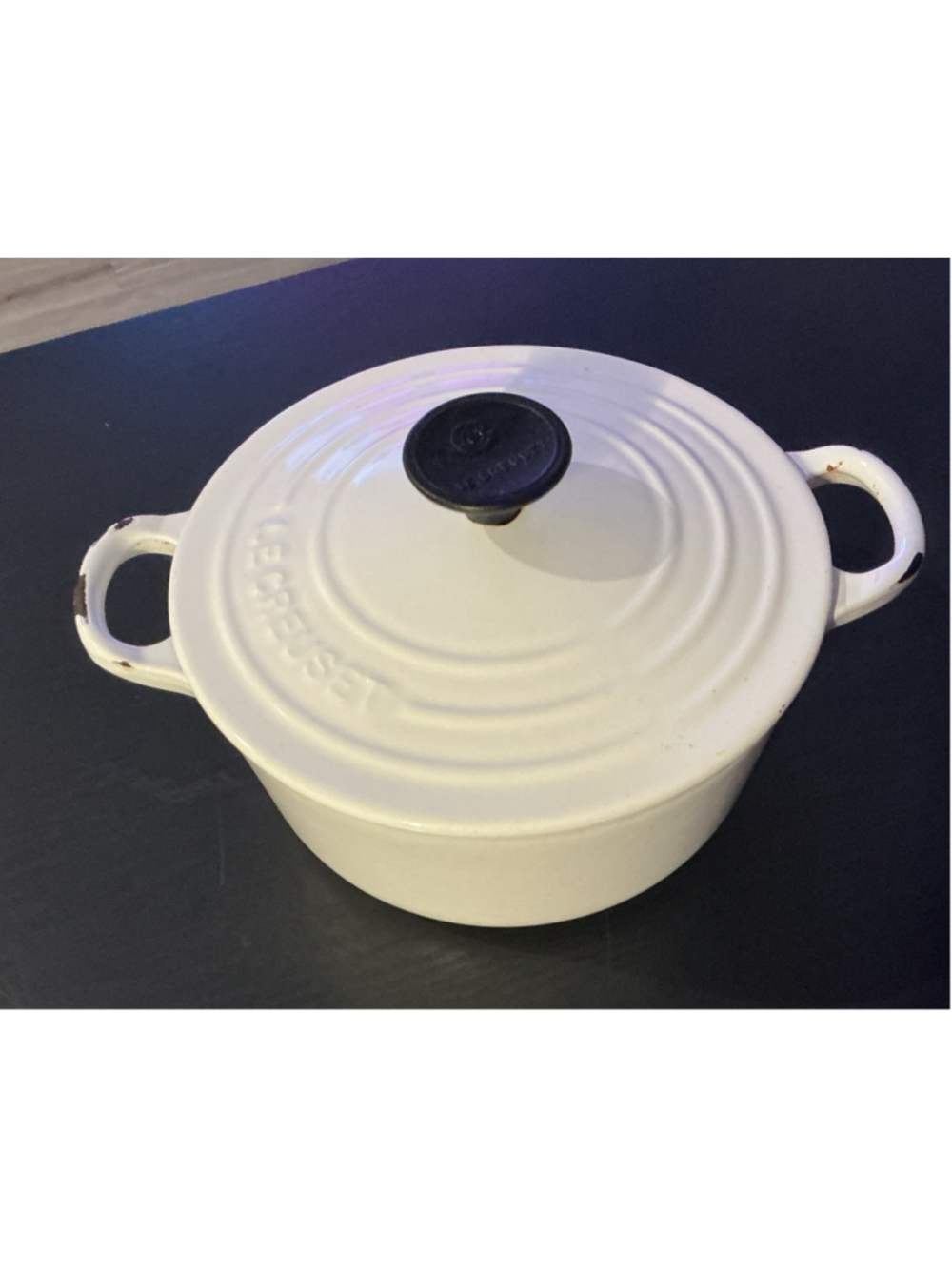Vintage Le Creuset 18 Dutch Oven 2 Qt White Cast Iron France. 4.5tall, 10”wide.